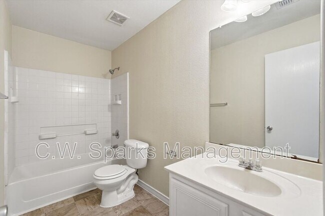Building Photo - 3009 Dusty Oak Dr