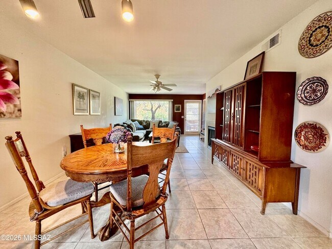 Building Photo - 5855 N Kolb Rd