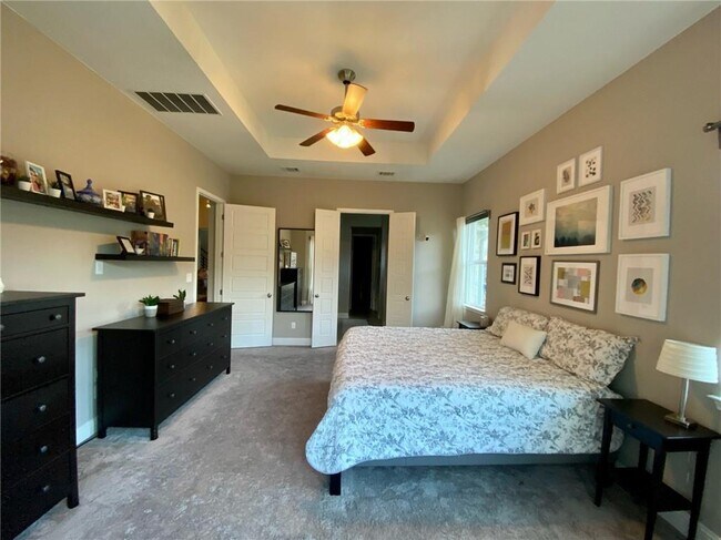 Building Photo - 402 Parkwest Cove
