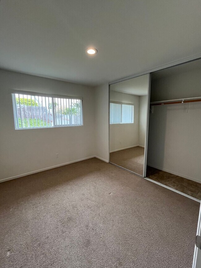 Building Photo - 3535-3537 Mount Burnham Court