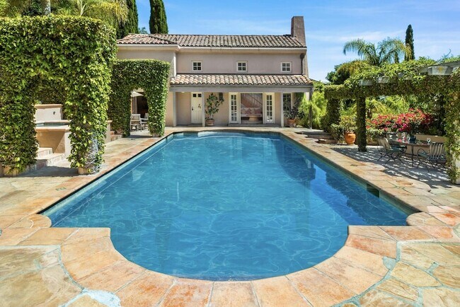 Building Photo - 3756 Foothill Rd