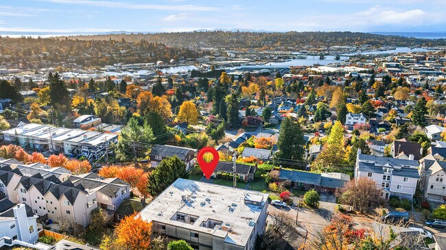 Building Photo - 303 N 44th St