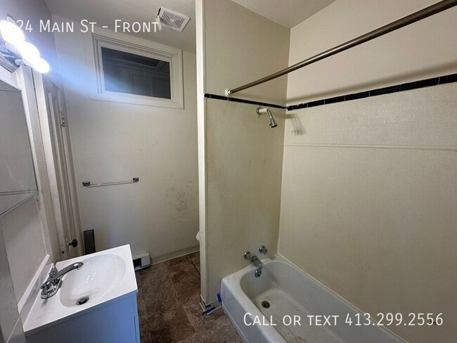 Building Photo - Charming 2 Bedroom, 2 Bathroom Apartment i...