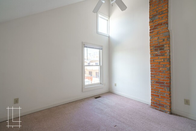 Building Photo - 193-195 Greenwood Ave