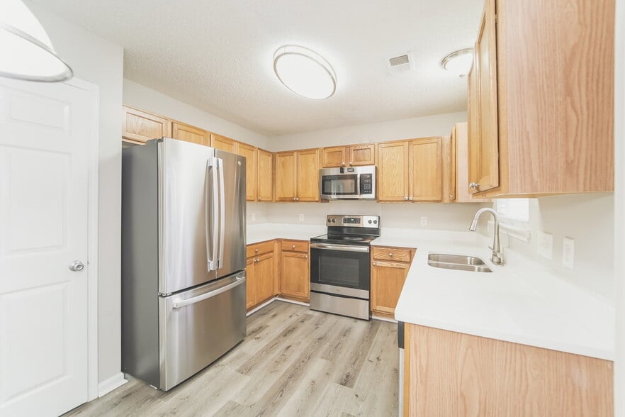 Building Photo - 6032 Patricia Ryan Dr