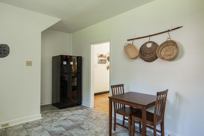 Building Photo - 13 Safe Harbor Village