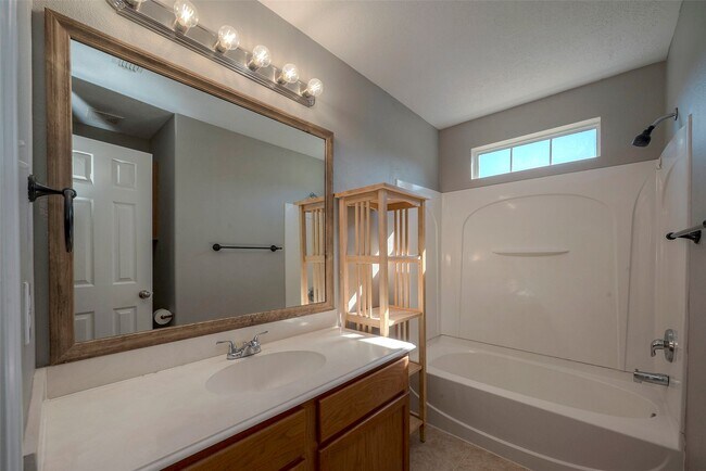 Building Photo - 5437 N Buffalo Cir