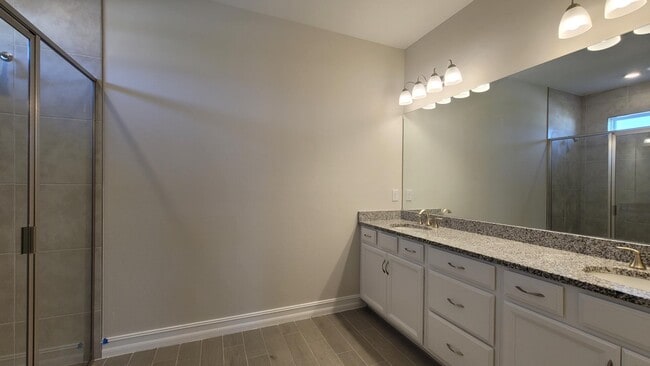 Building Photo - 3930 SW 16th Pl