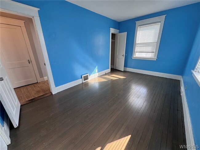 Building Photo - 55 Parkwood Ave