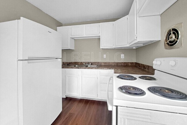 Building Photo - 8801 Malvern Hill Rd