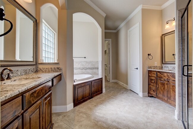 Building Photo - 9006 Forest Park Ct