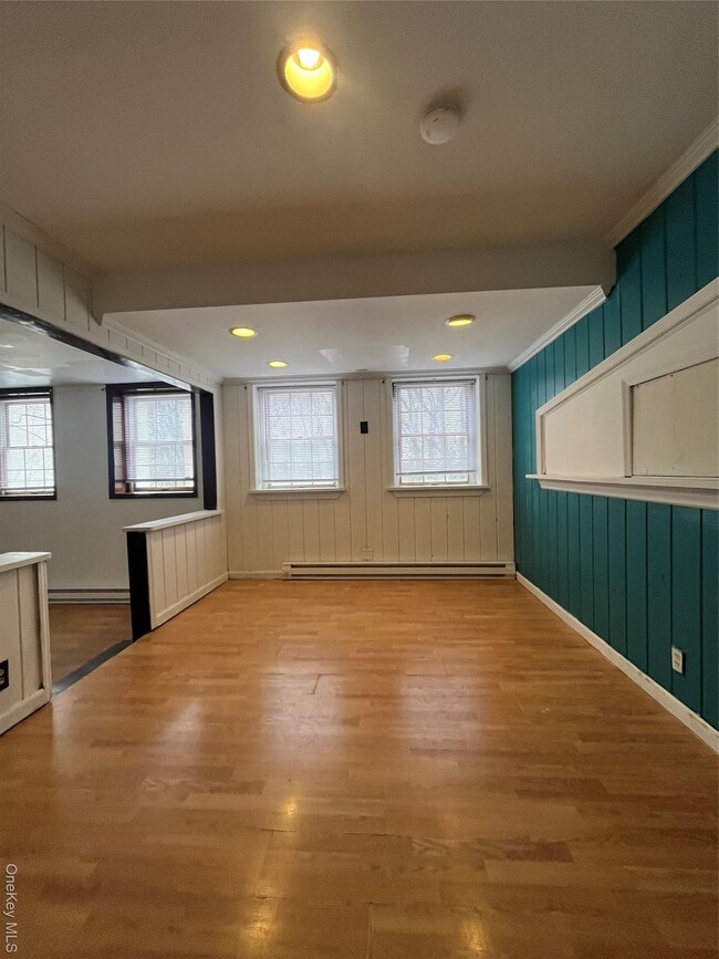 Building Photo - 22 E Main St