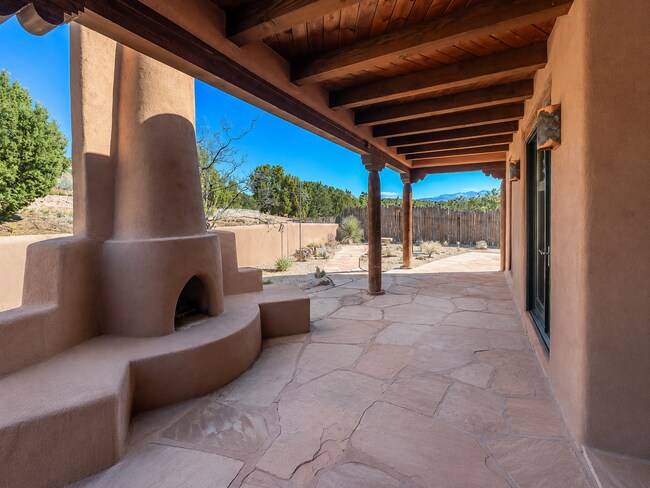Building Photo - 61 Paseo Del Antilope