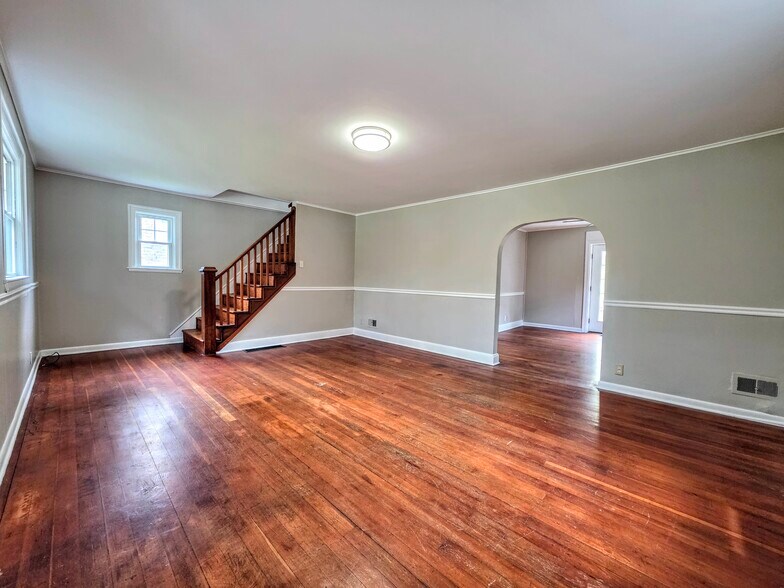 Building Photo - 607 Beaver Valley Pike