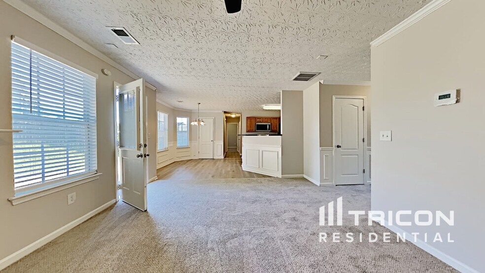 Building Photo - 15 Heaton Dr