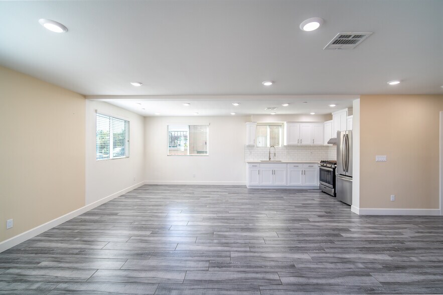 Building Photo - 3553 Sabina St