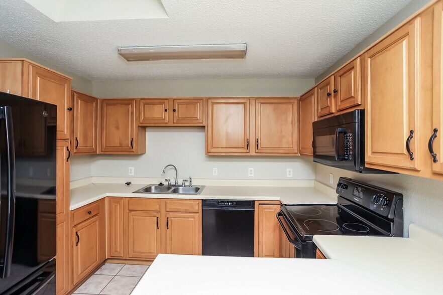 Building Photo - 4220 Fernleaf Dr