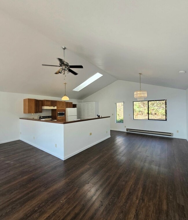 Building Photo - 111 Finch Ln