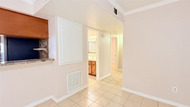 Building Photo - 208 Laurie Ln