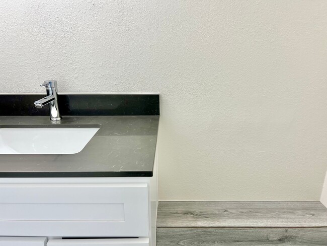 Building Photo - Remodeled 3-bedroom, 2 bath home in Agoura Hills