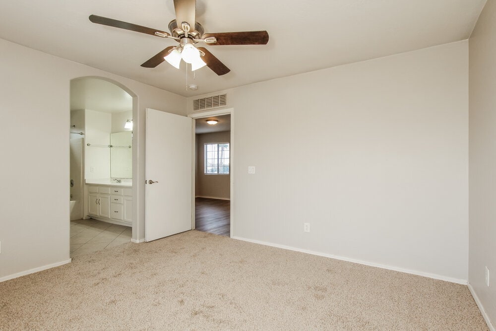 Building Photo - 11414 W Apache St