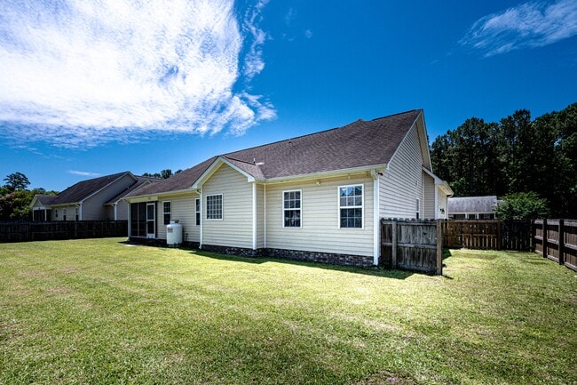 Building Photo - 202 Croatan Woods Dr