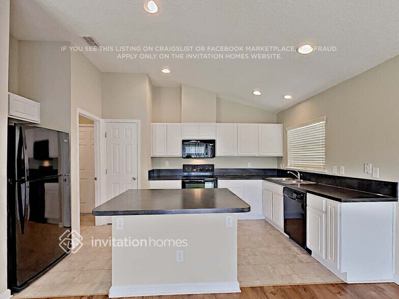 Building Photo - 76626 Timbercreek Blvd
