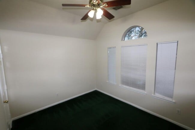 Building Photo - 5022 E Newpark Dr