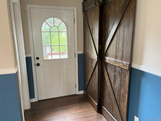 Building Photo - 8 James St