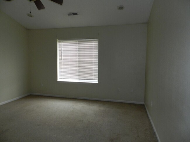 Building Photo - 222 Settlers Pass