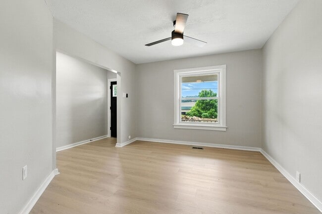 Building Photo - Fully renovated 3 bedroom home in Ambridge...