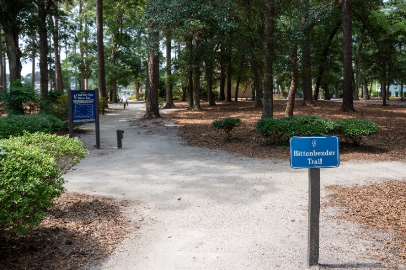 Building Photo - 3350 Club Villas Dr