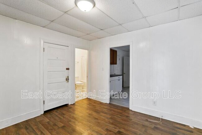 Building Photo - 207 N Mulberry St
