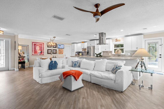 Building Photo - 15161 Collecting Canal Rd