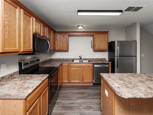 Building Photo - Townhouse for Rent!