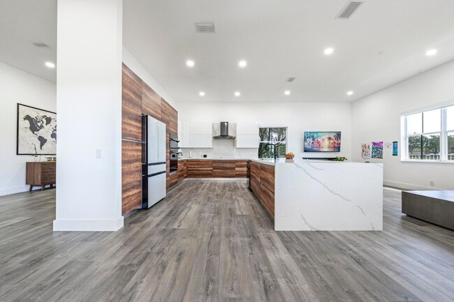 Building Photo - 1250 Placid Ct