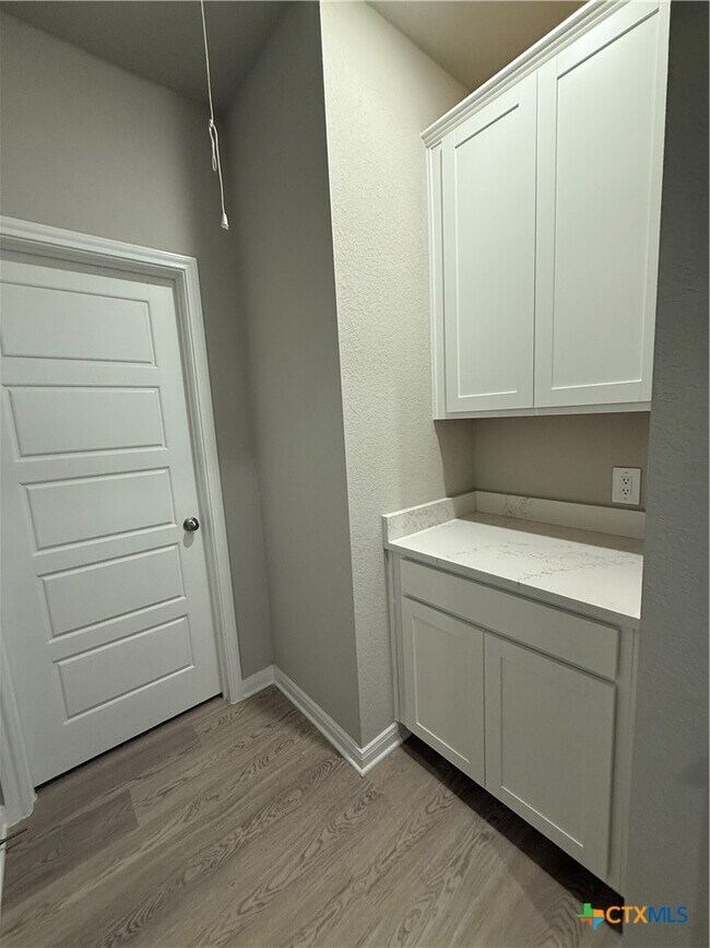 Building Photo - 3059 Pike Dr
