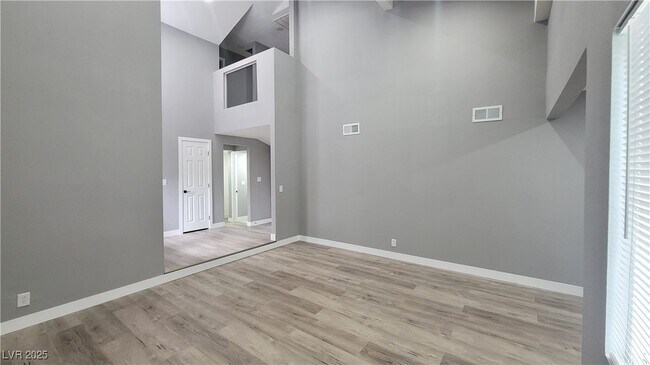 Building Photo - 2600 Sidonia Ave