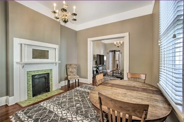 Office/Breakfast Rm - 2118 Milan St