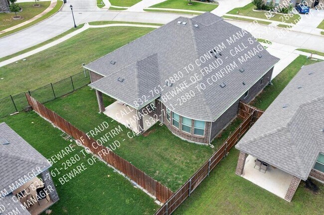 Building Photo - 7811 Links Dr