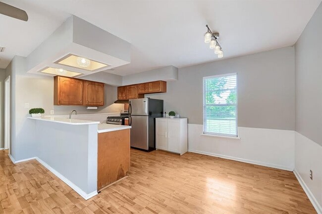 Building Photo - 8308 Hathaway Dr