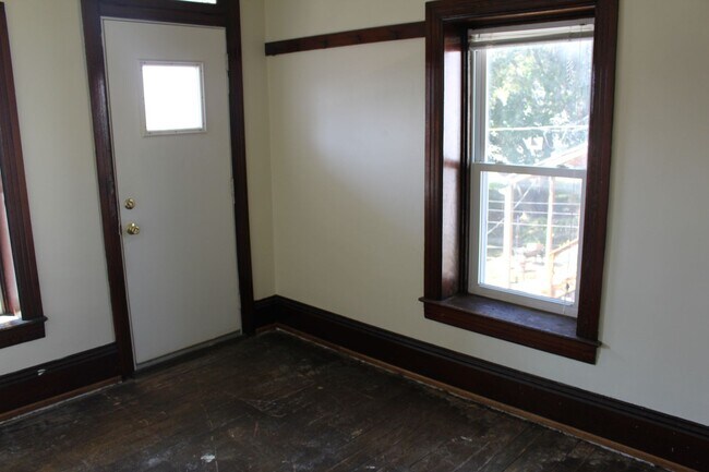 Building Photo - Semi Detached