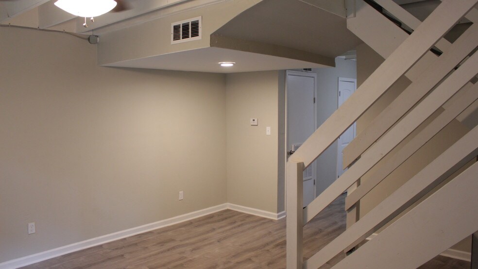 Building Photo - 1356 Linda Ann Dr