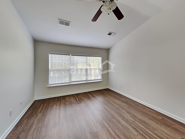 Building Photo - 1540 Cardinal Ln