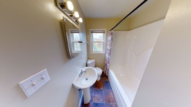 Building Photo - 3-Bedroom, 1-Bath Single-Family Home for Rent in Butler