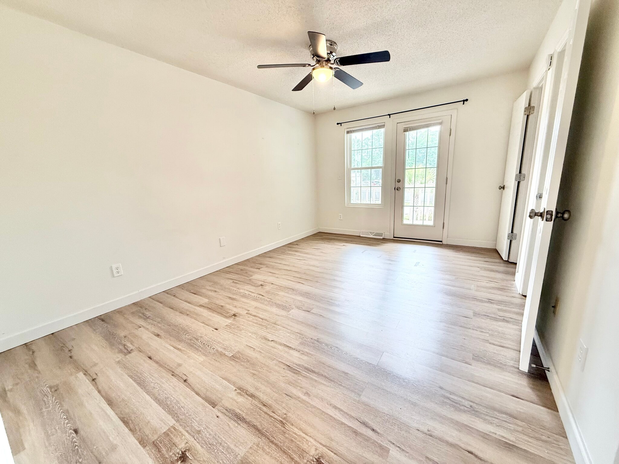 Upper Primary Bedroom - 274 Fleming Rd