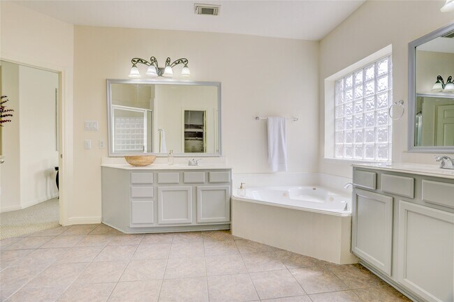 Building Photo - 13508 Sweet Wind Ct