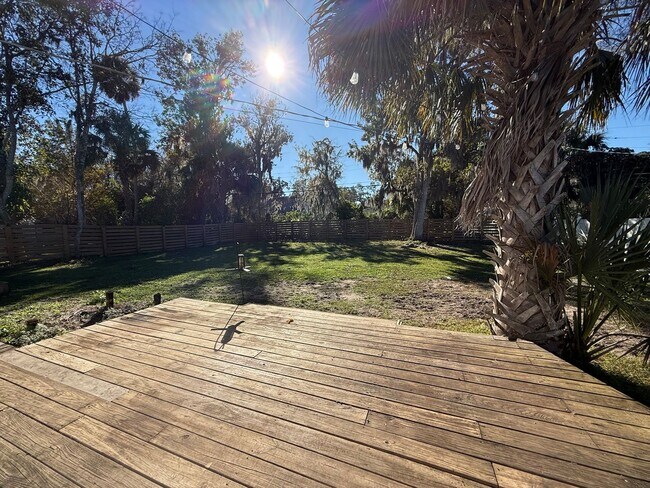 Building Photo - Charming 3-bedroom, 2-bathroom home