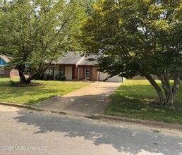 Building Photo - 6270 Shady Glen Cove