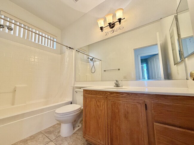 Building Photo - 2952 Jacaranda Dr